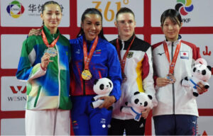 卒業生の活躍(プレミアリーグ・Leshan(China))